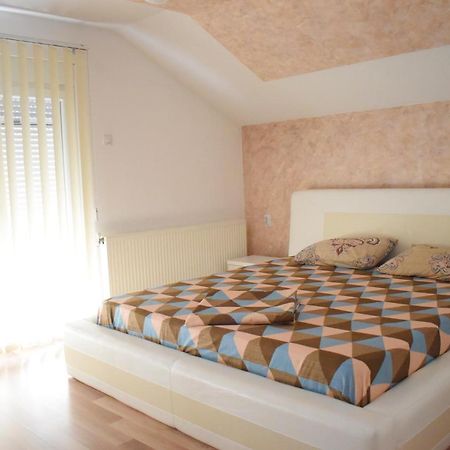 Apartments Holiday Вране Экстерьер фото