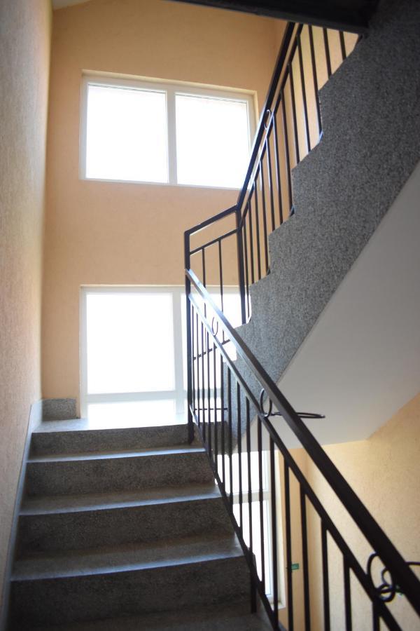 Apartments Holiday Вране Экстерьер фото
