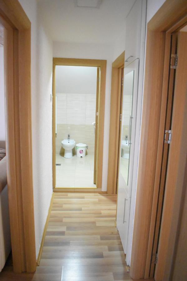 Apartments Holiday Вране Экстерьер фото
