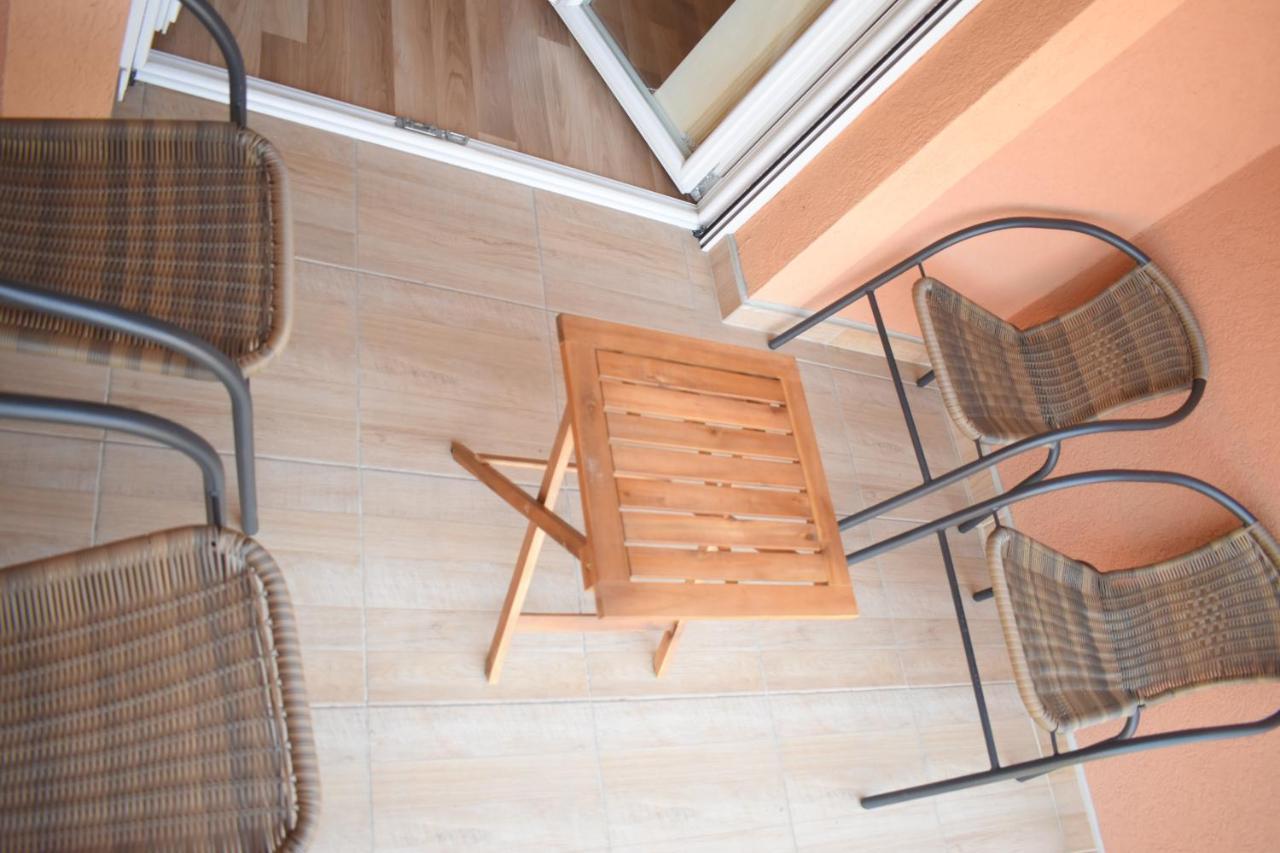 Apartments Holiday Вране Экстерьер фото