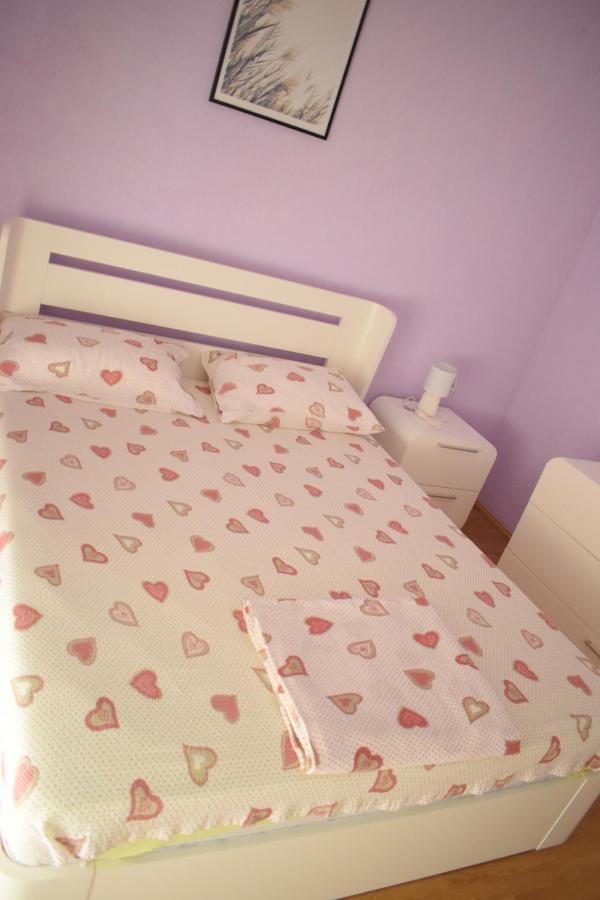 Apartments Holiday Вране Экстерьер фото
