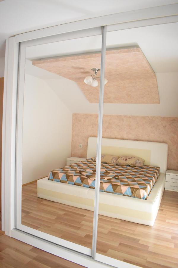 Apartments Holiday Вране Экстерьер фото