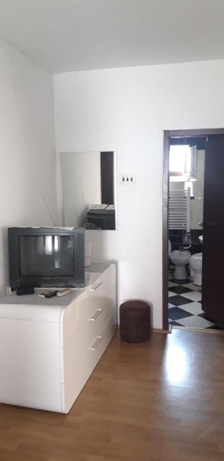 Apartments Holiday Вране Экстерьер фото