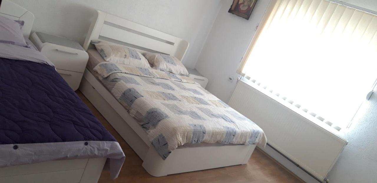 Apartments Holiday Вране Экстерьер фото