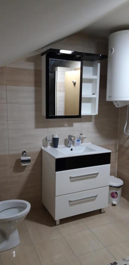 Apartments Holiday Вране Экстерьер фото