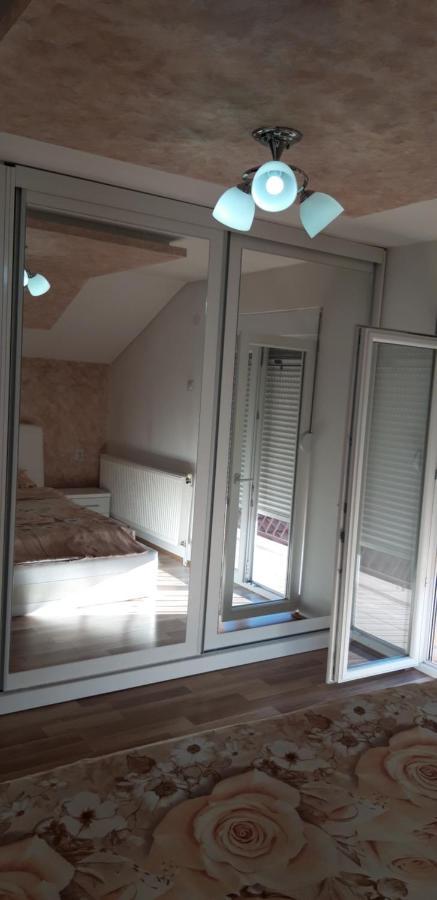 Apartments Holiday Вране Экстерьер фото