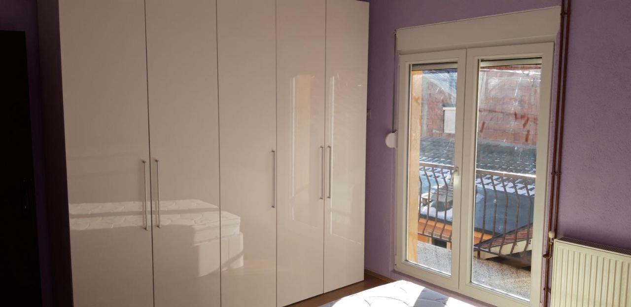 Apartments Holiday Вране Экстерьер фото